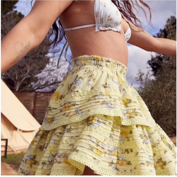 aerie Dresses & Skirts - Aerie Rock ‘N’ Ruffle mini Skirt ditsy Floral Mist yellow cottage core Size S